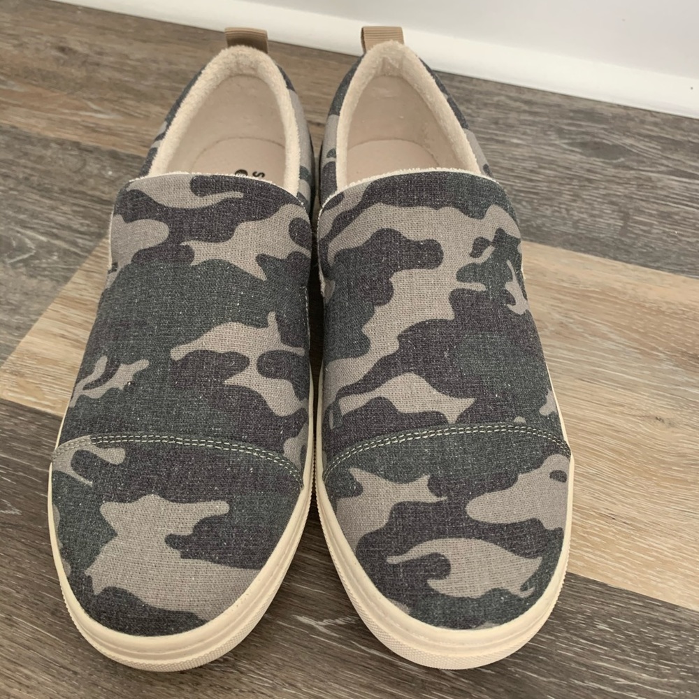 Sketchers Camo Shoes